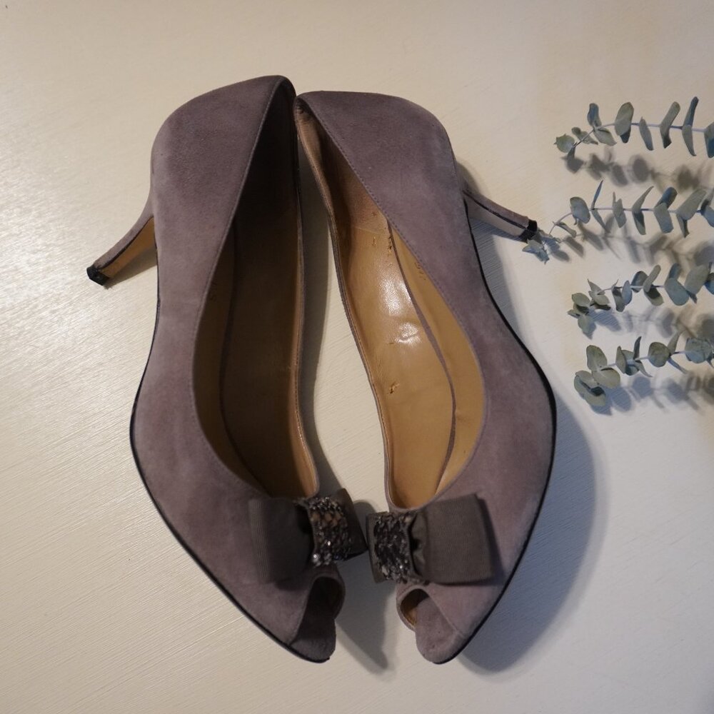 Talbots Suede Heels with Bow detail on toe - Size 8 - Picture 5 of 9